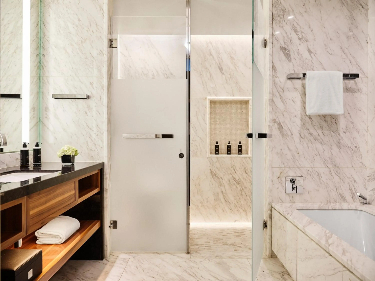 Photo - Four Seasons Hotel Madrid