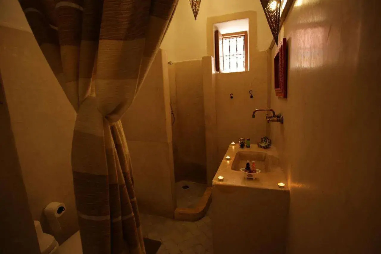 Photo - Riad white flowers