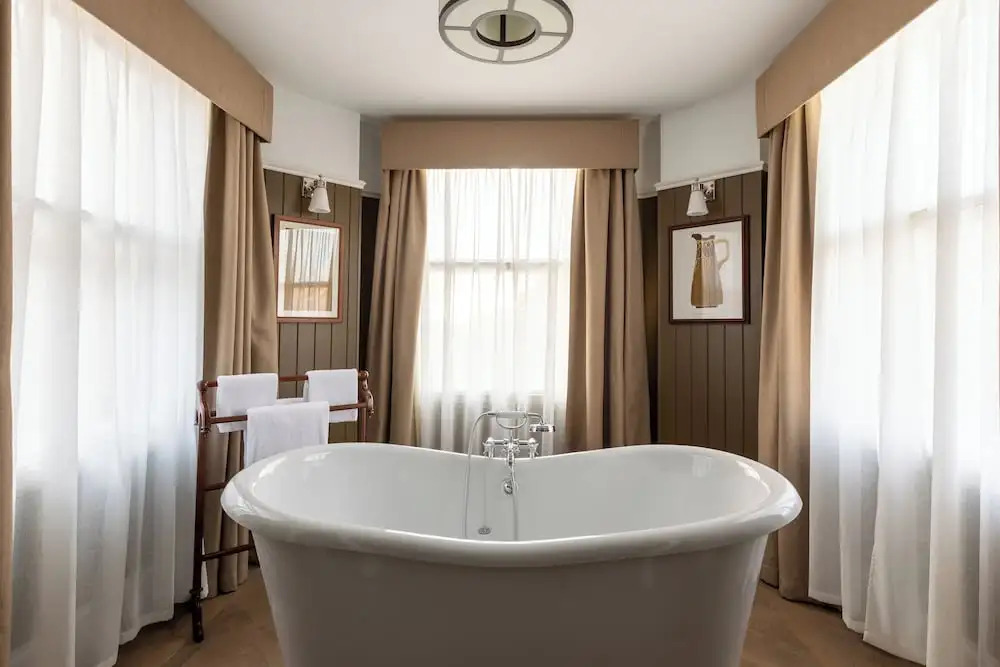 Photo - The Drayton Court Hotel