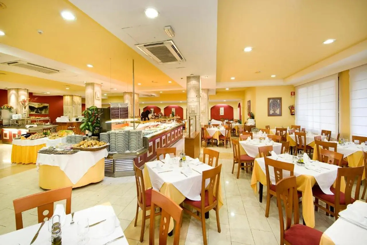 Photo - Hotel Monarque Cendrillón