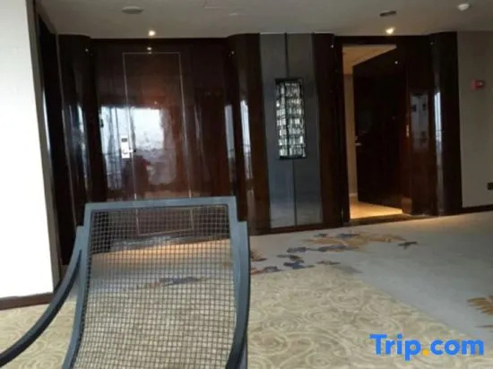 Vienna Hotel (Chengdu South Railway Station Sanwayao Subway Station)