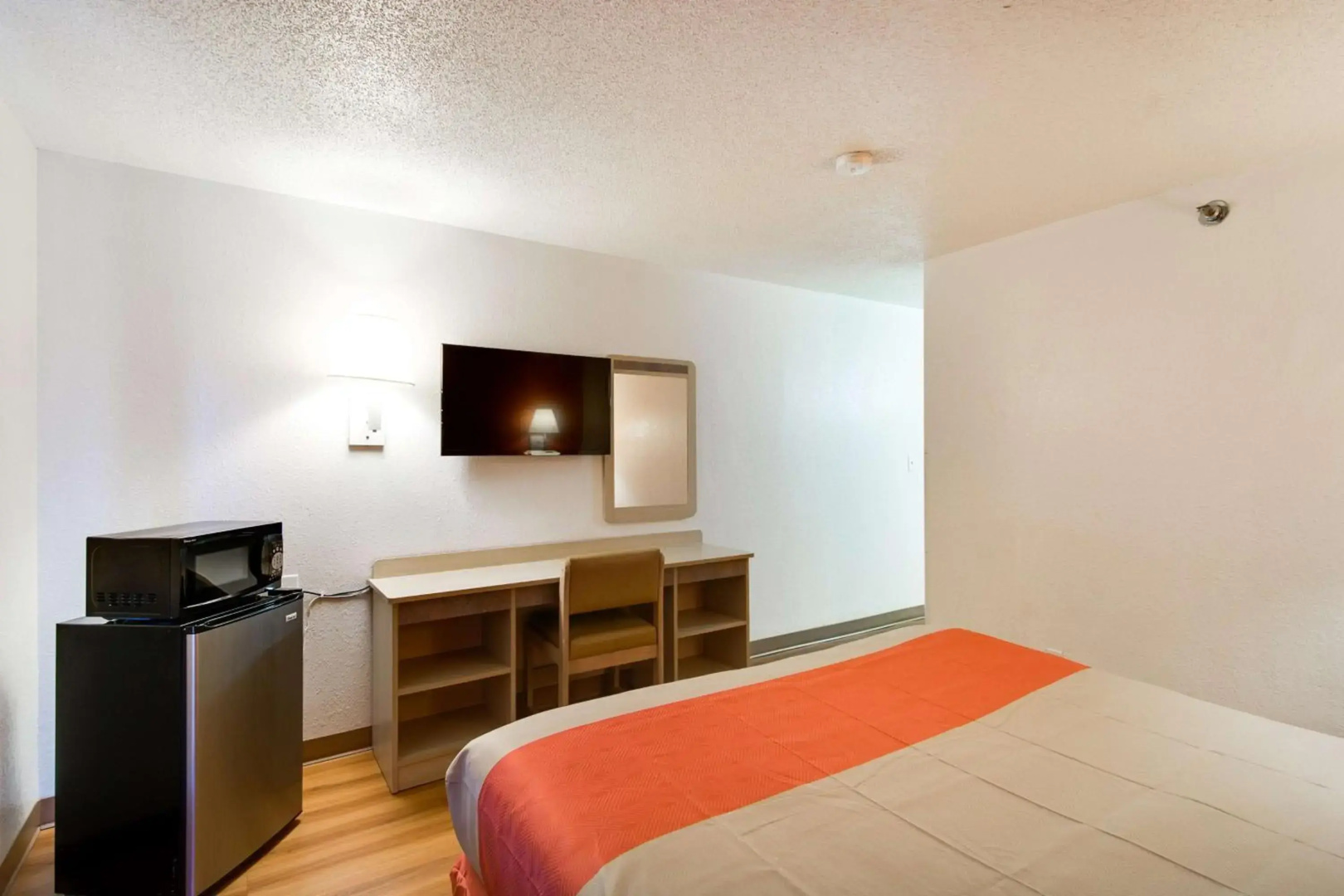 Photo - Motel 6-Waukegan, IL