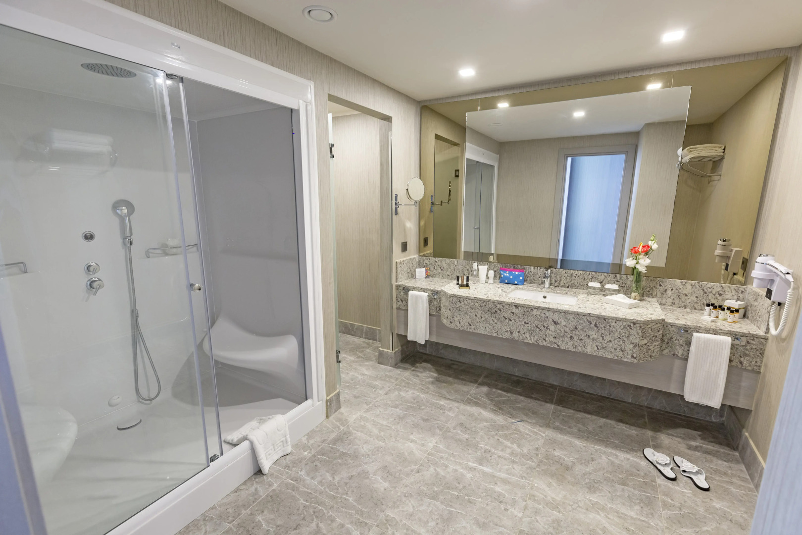 Photo - Royal Seginus