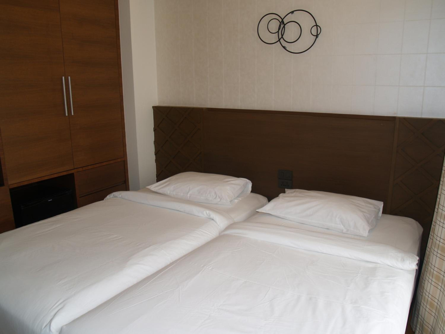 Photo - Marvin Suites Hotel