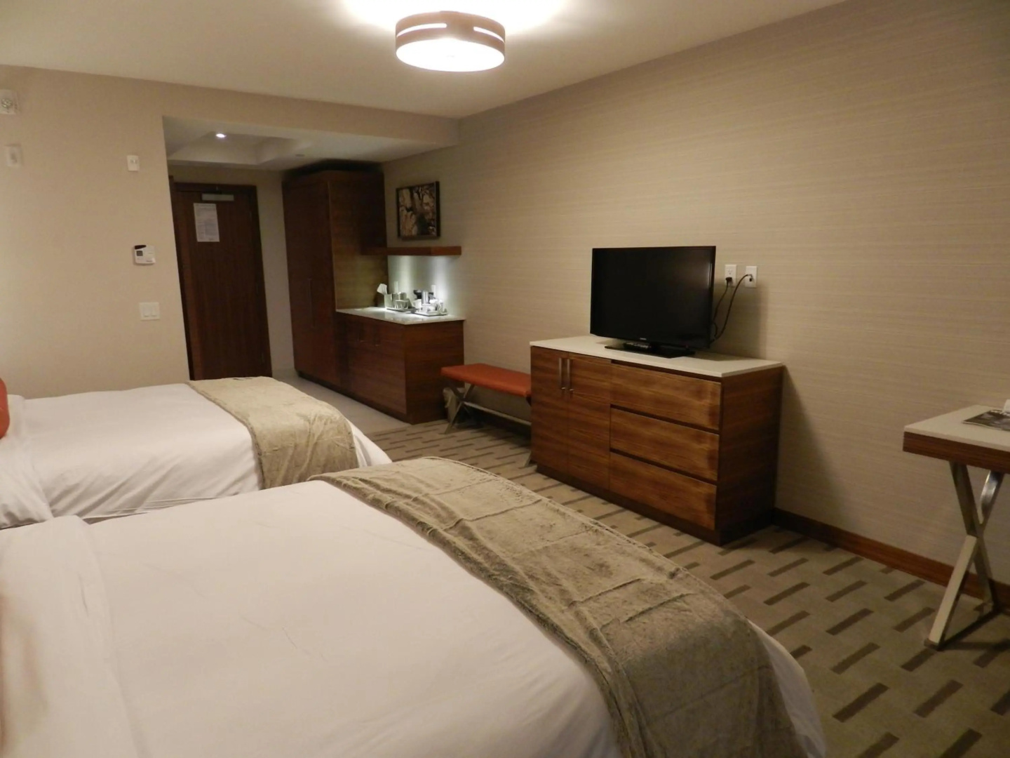 Photo - Radisson Hotel & Conference Centre Calgary Airport