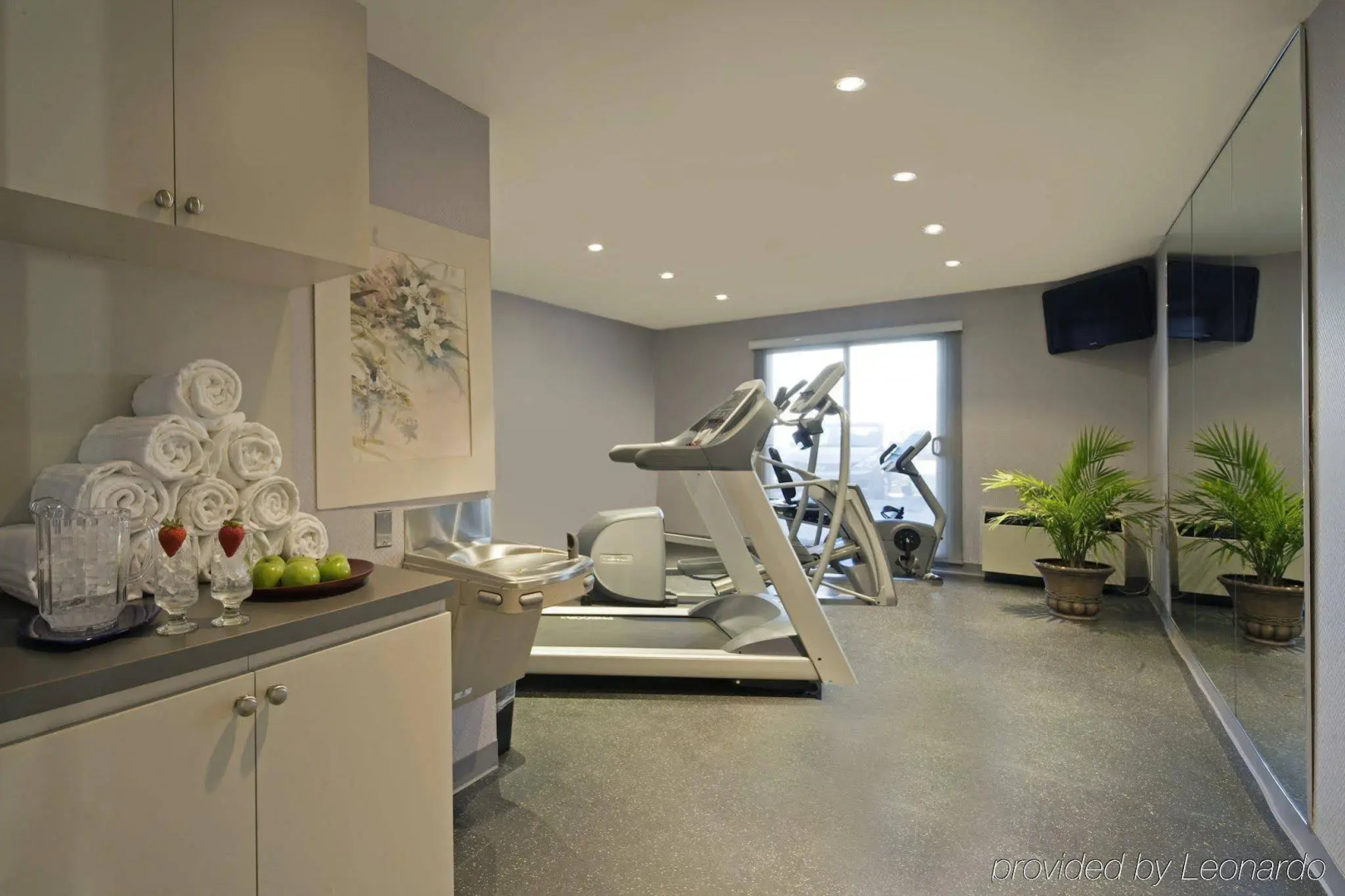 Foto - Travelodge by Wyndham Oshawa Whitby