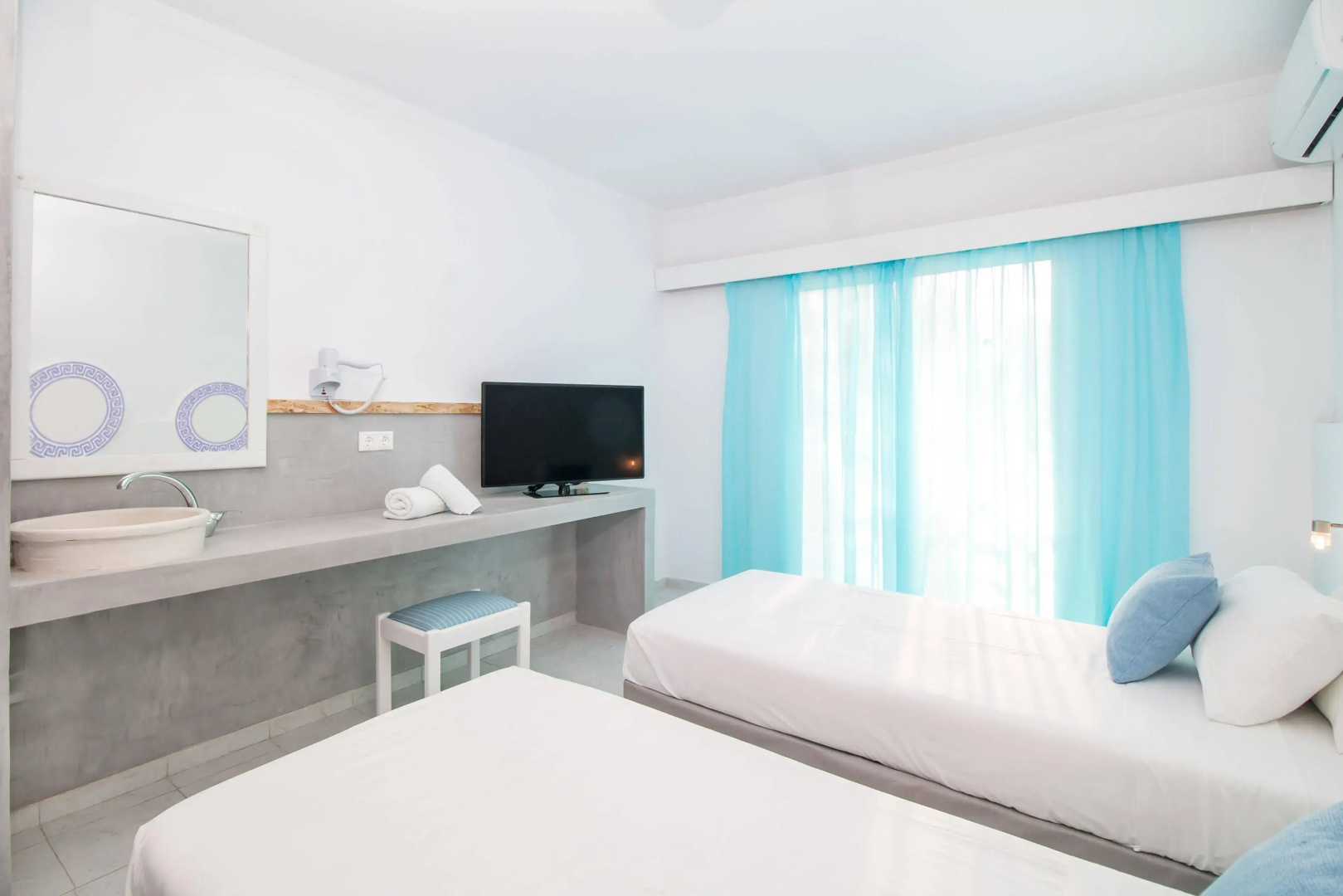 Photo - Tinas Plus Hotel