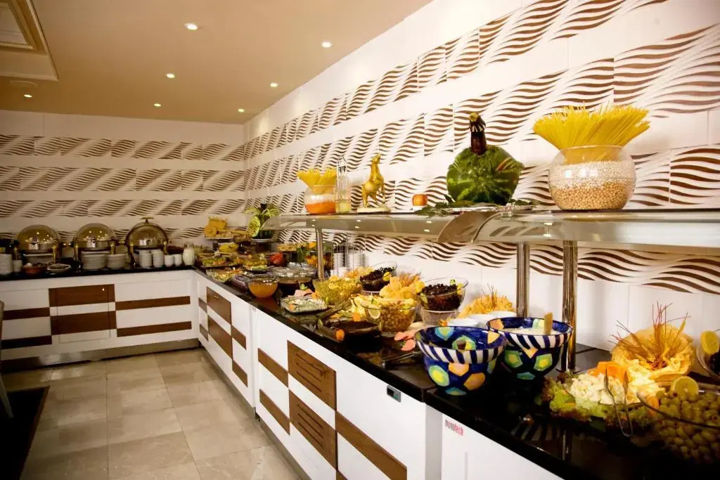 Photo - Darkhill Hotel