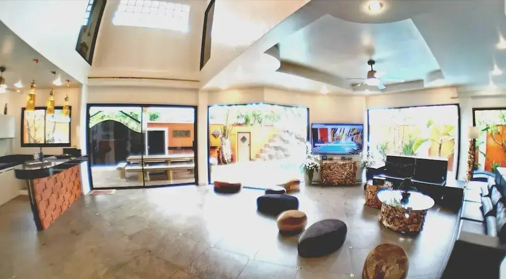 Foto - GOLDLAND Luxury Pool Villa Pattaya Walking Street 8 Bedrooms