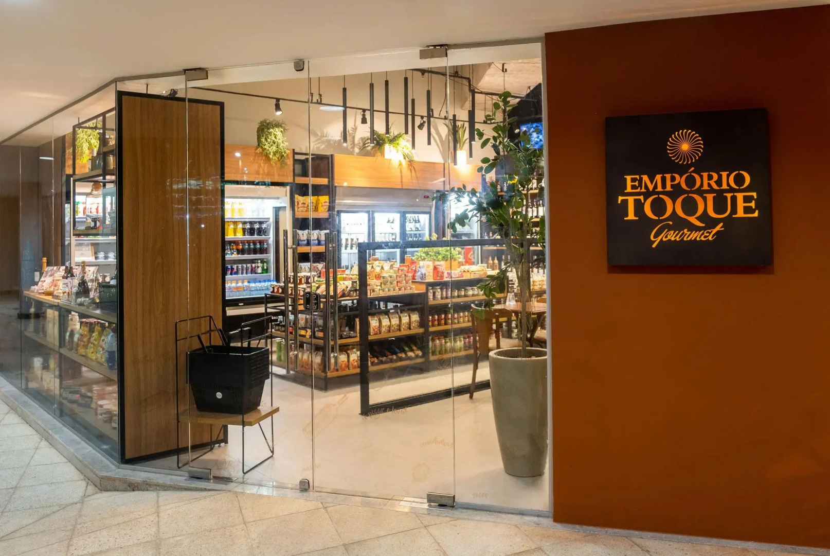 Foto - Hplus Vision Executive