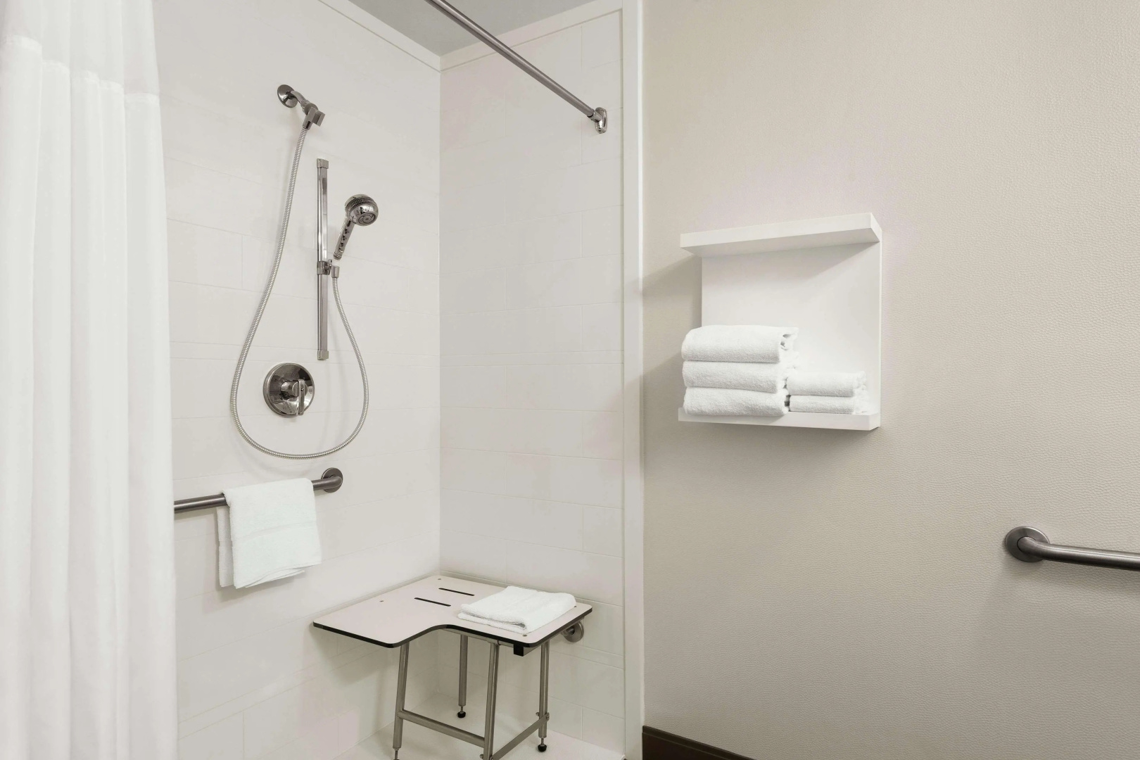 Photo - Hampton Inn Portland-Airport