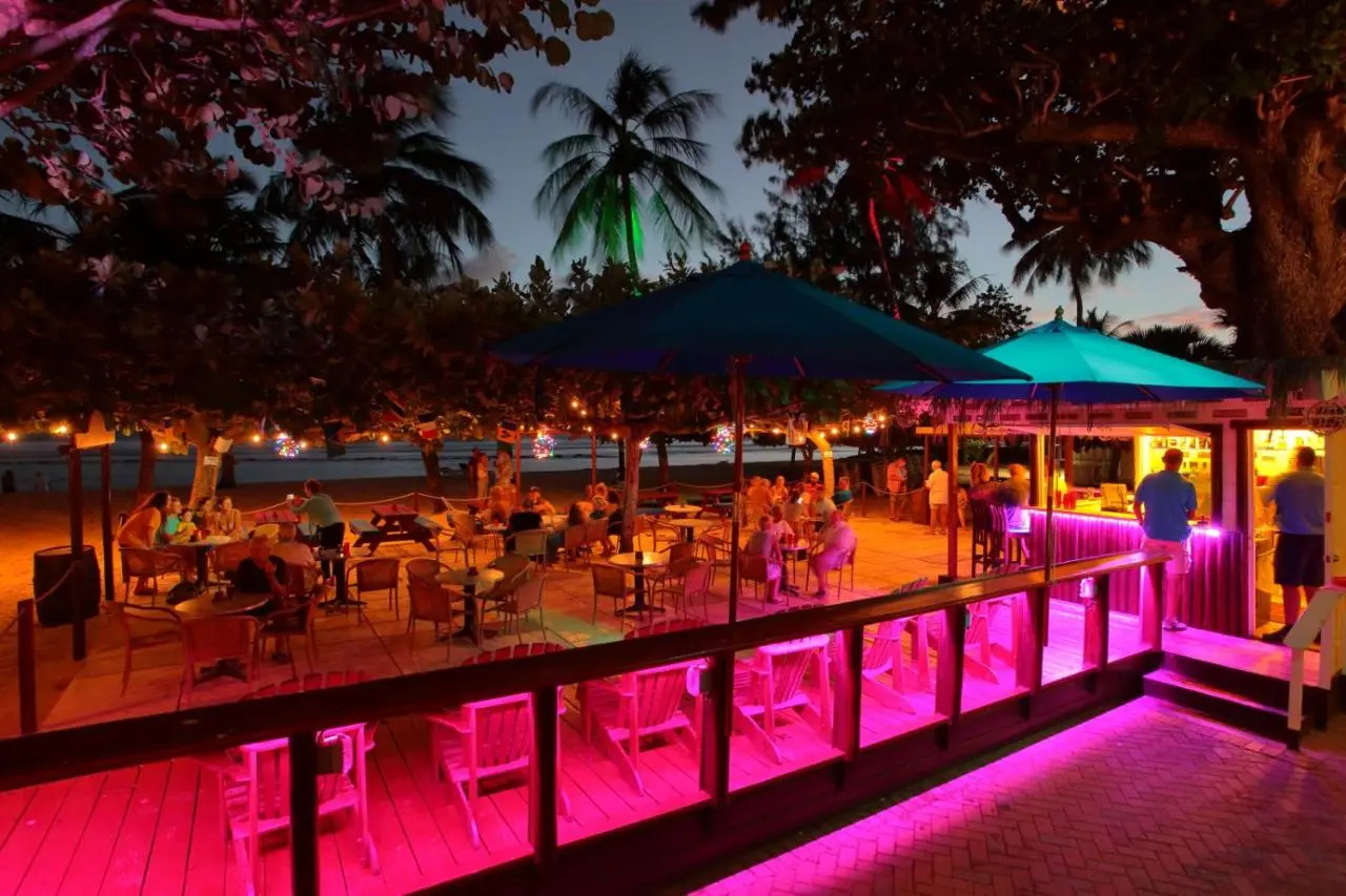 Photo - Coconut Court Beach Hotel