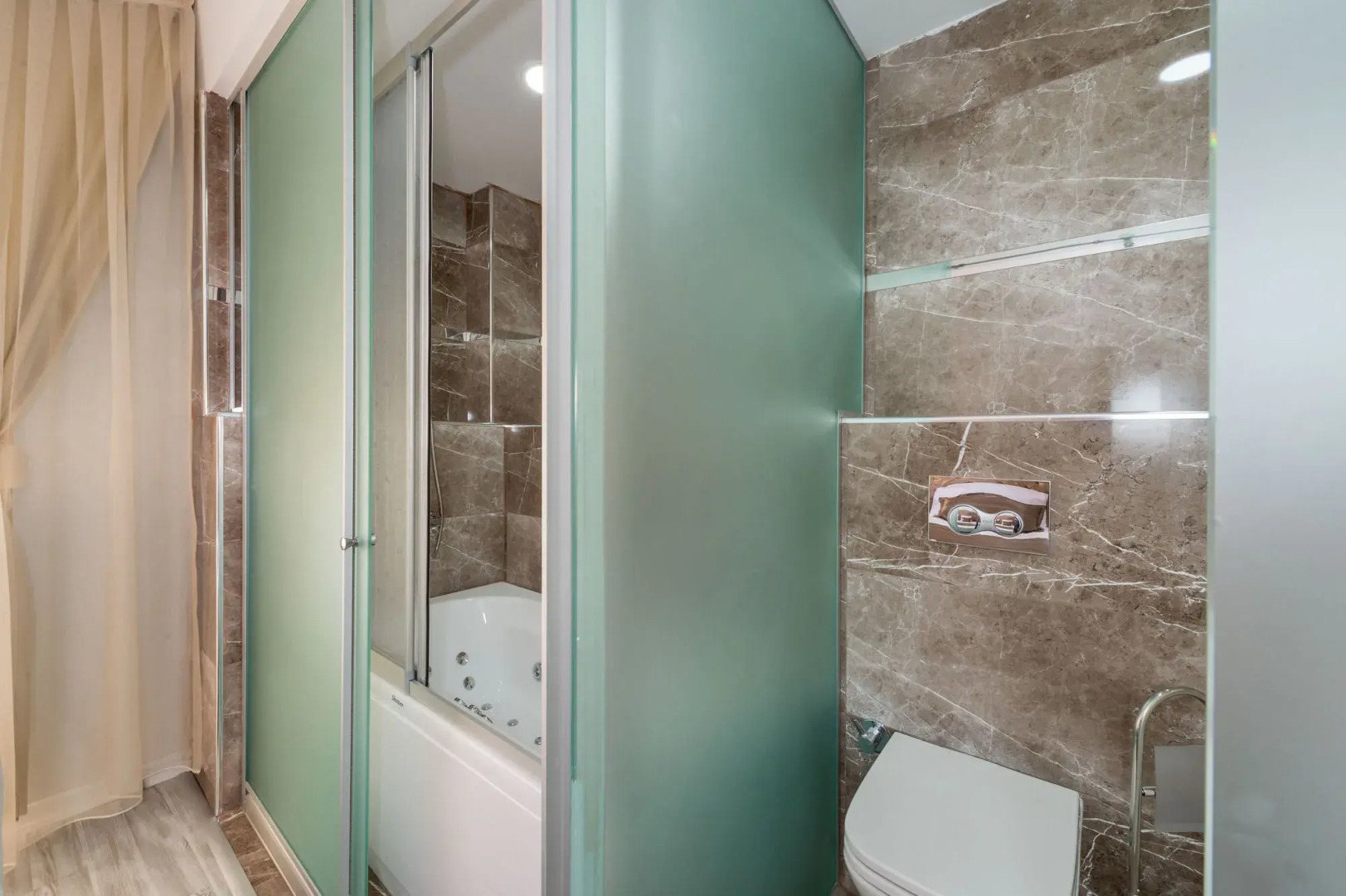 Photo - Grand Pamir Hotel