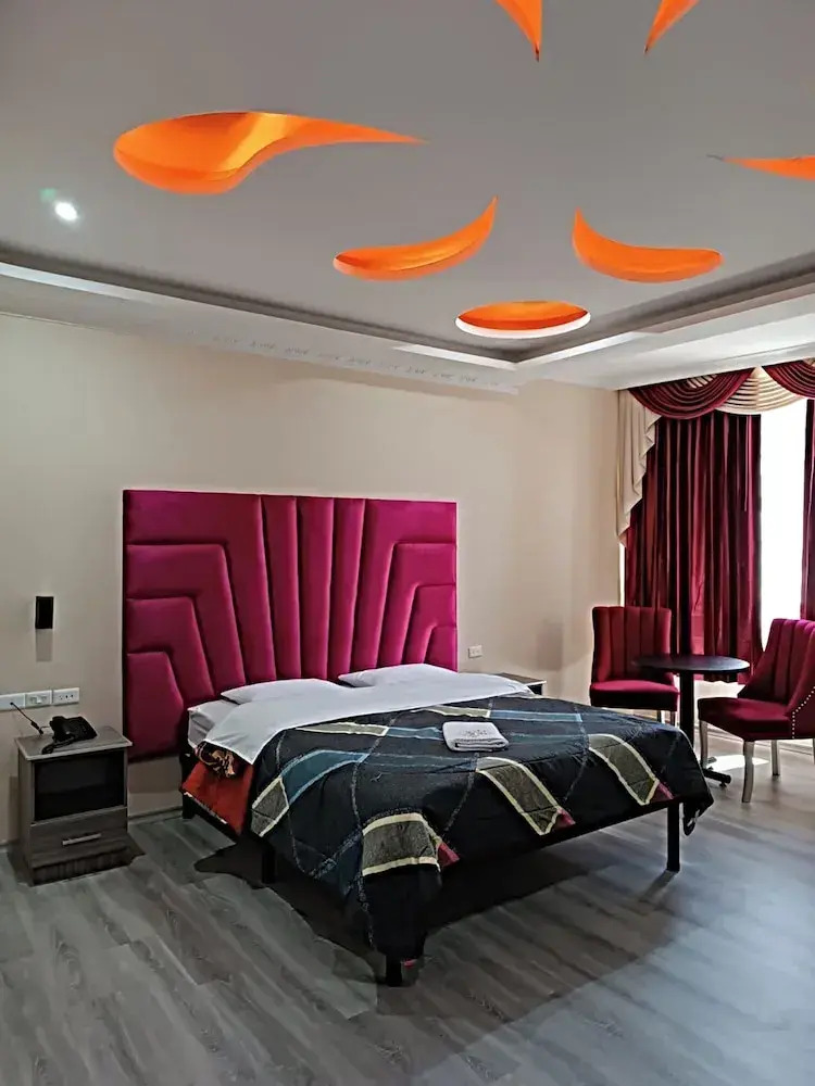 Foto - Hostal Kapital City