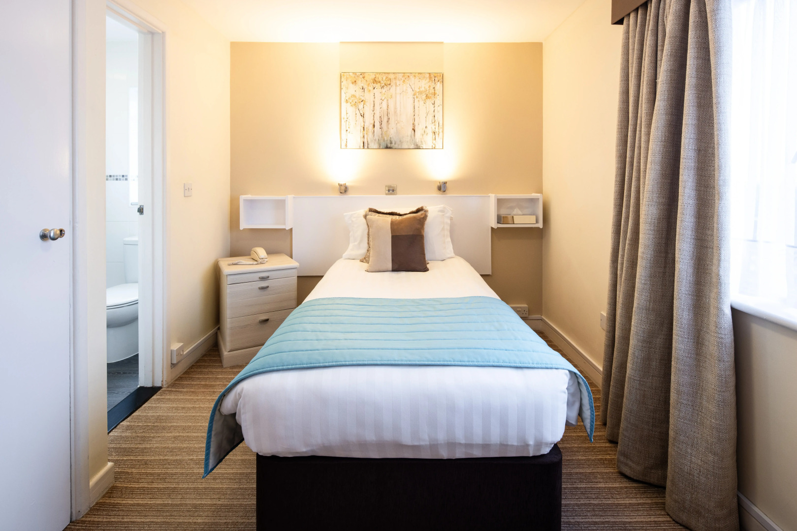 Photo - The Norfolk Lodge Hotel