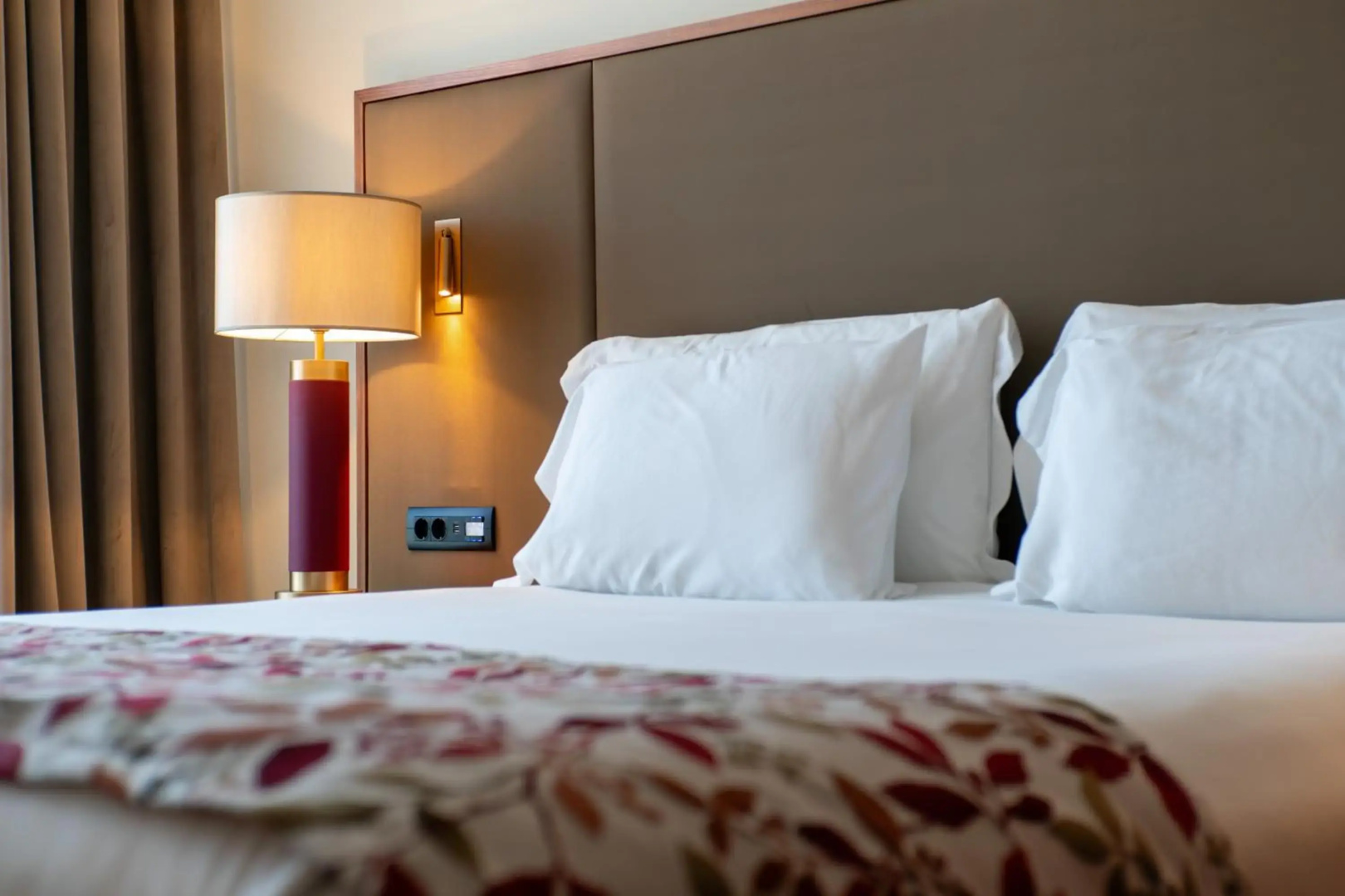 Photo - Boeira Garden Hotel Porto Gaia, Curio Collection by Hilton