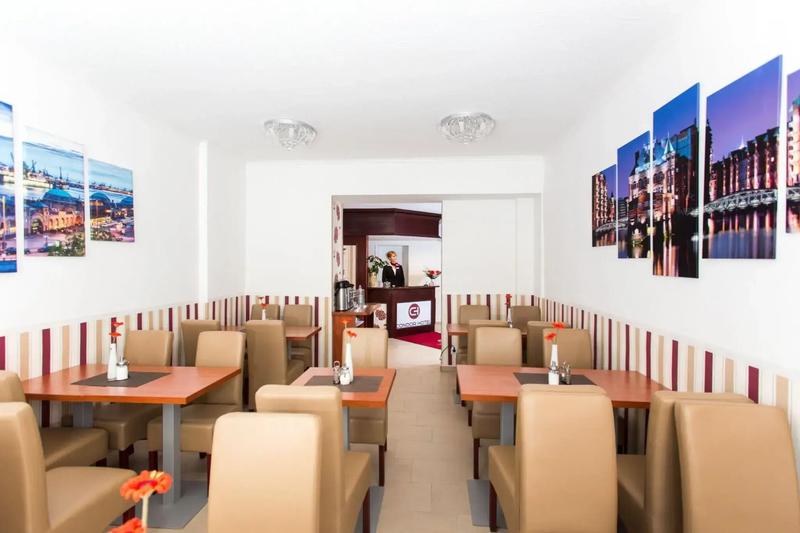 Photo - Hotel Condor