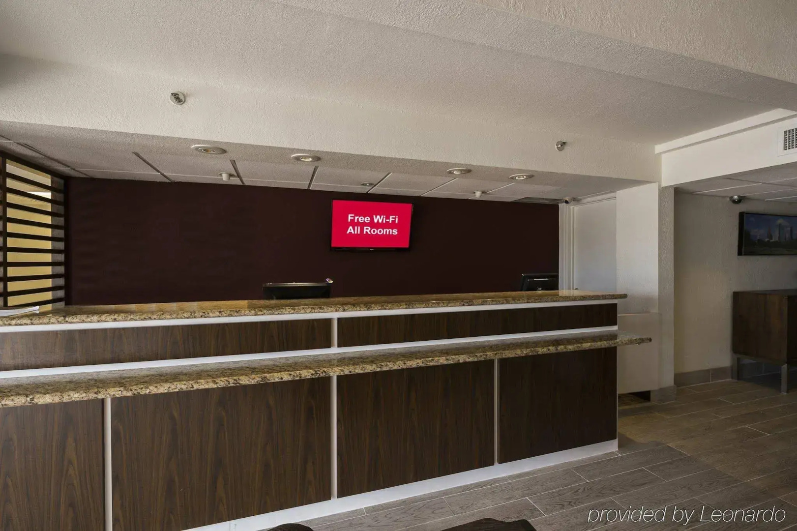 Photo - Red Roof Inn PLUS+ Houston - Energy Corridor