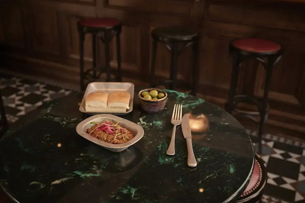 Photo - The Knight Of Nottinghill