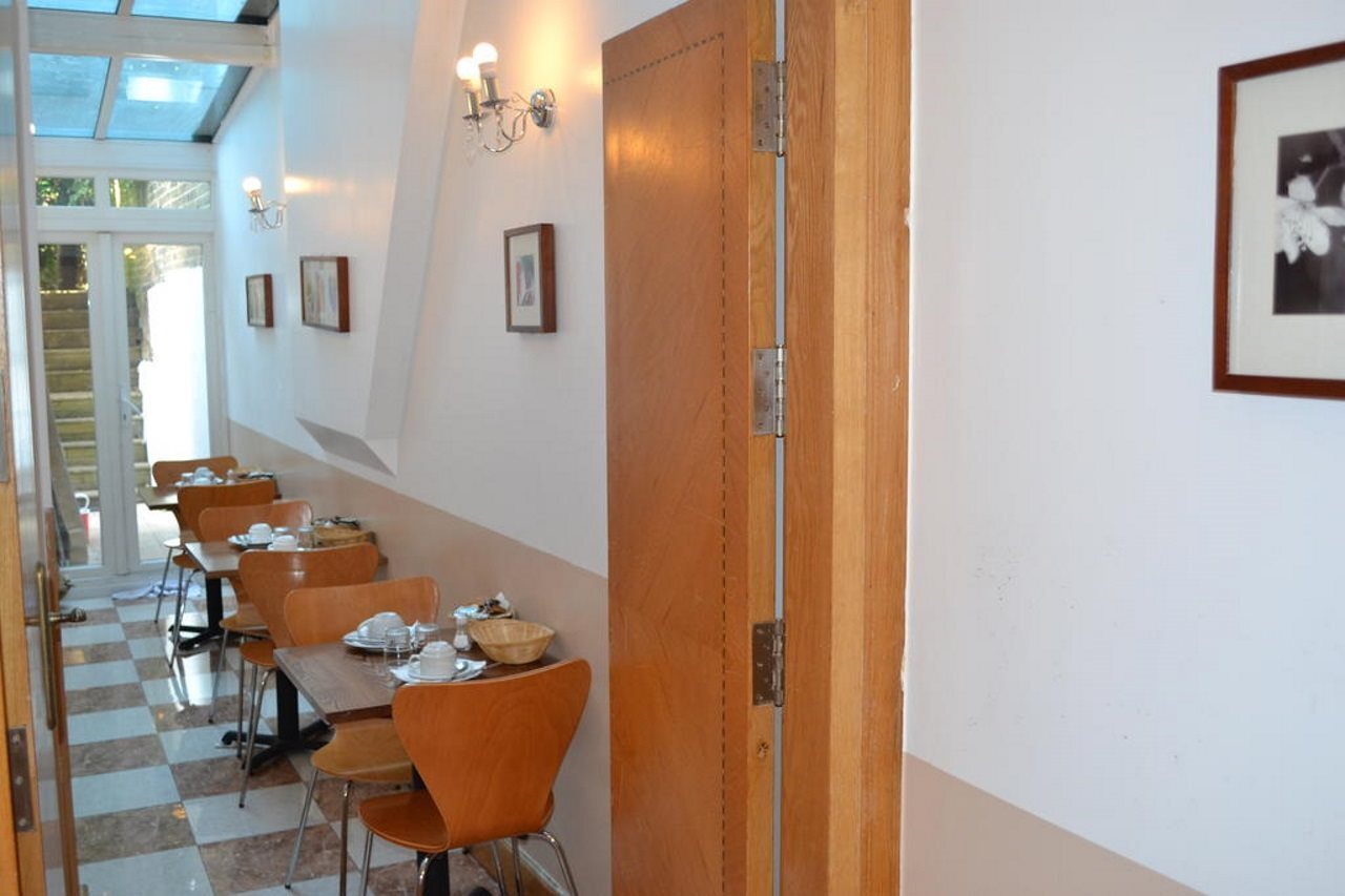 Photo - Oxford Hotel