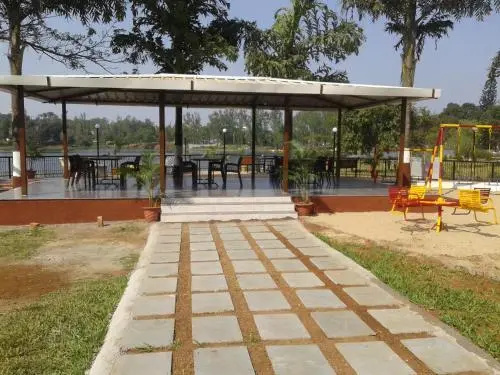 Savshanti Lake Resort