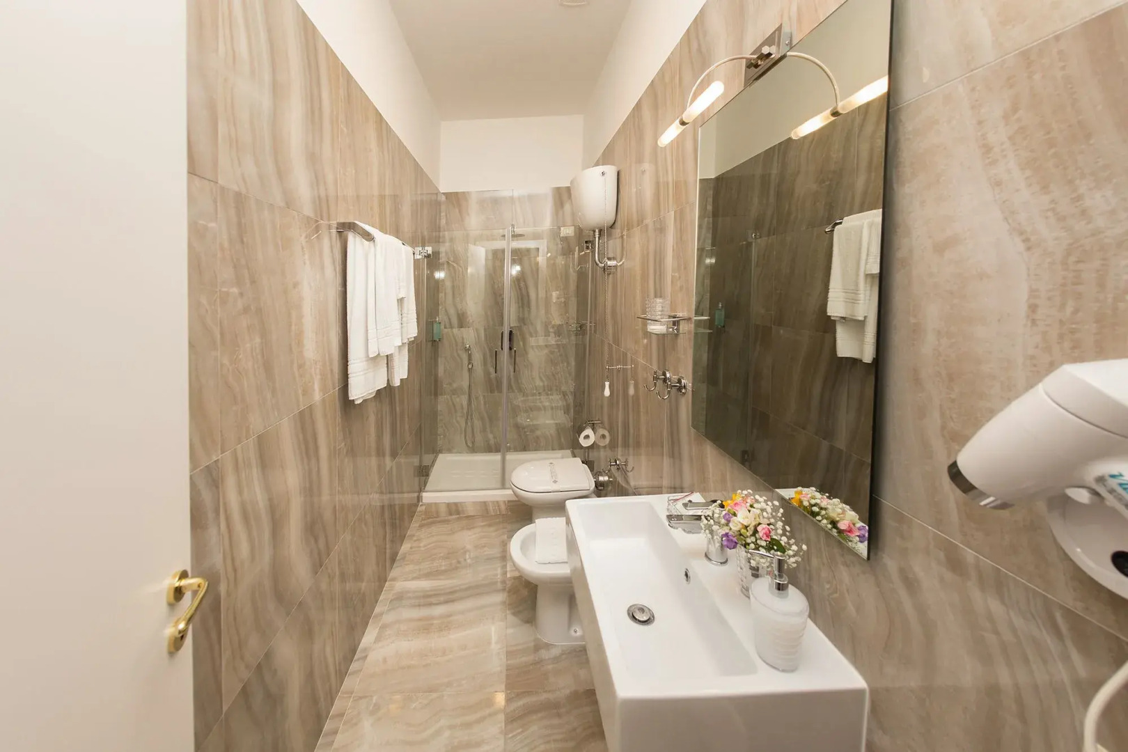 Photo - NeapolitanTrips Hotel