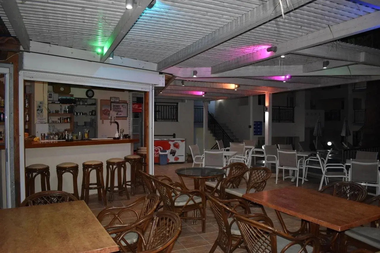 Photo - Sunshine Studios & Apartments