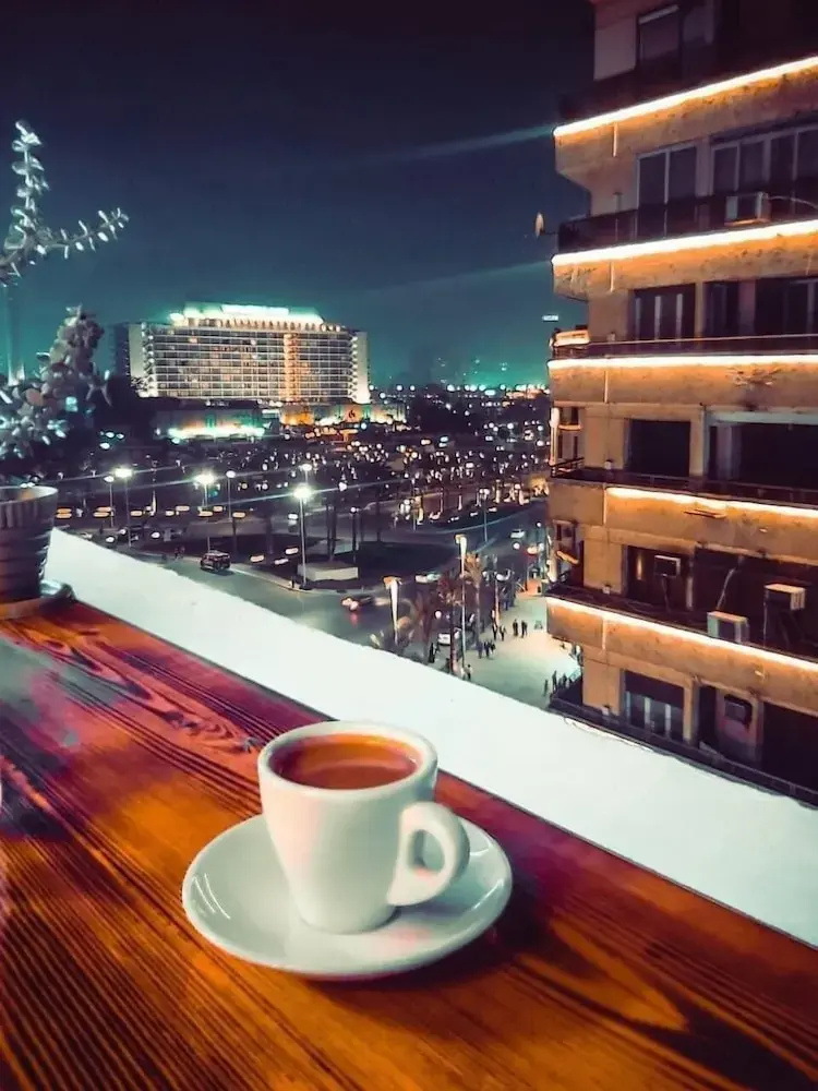 Foto - Rotana Palace Suites