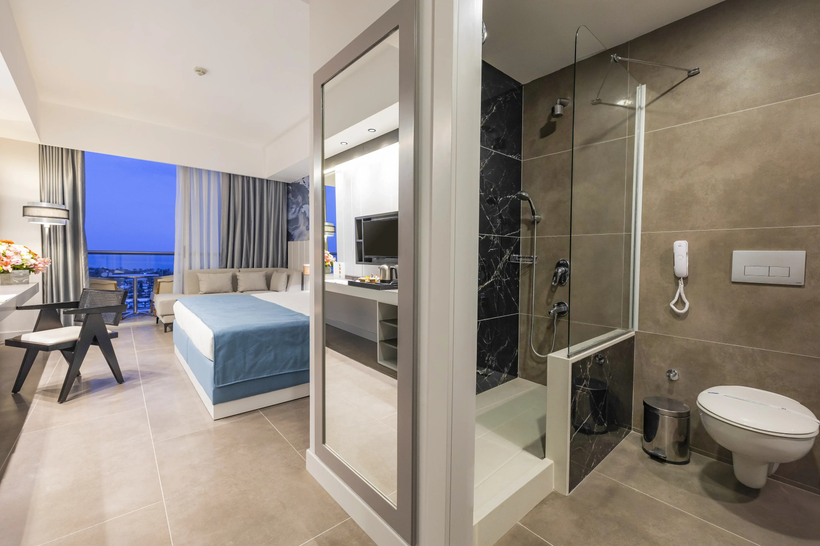 Photo - Crystal Centro Pearl Collection - Ultimate All Inclusive