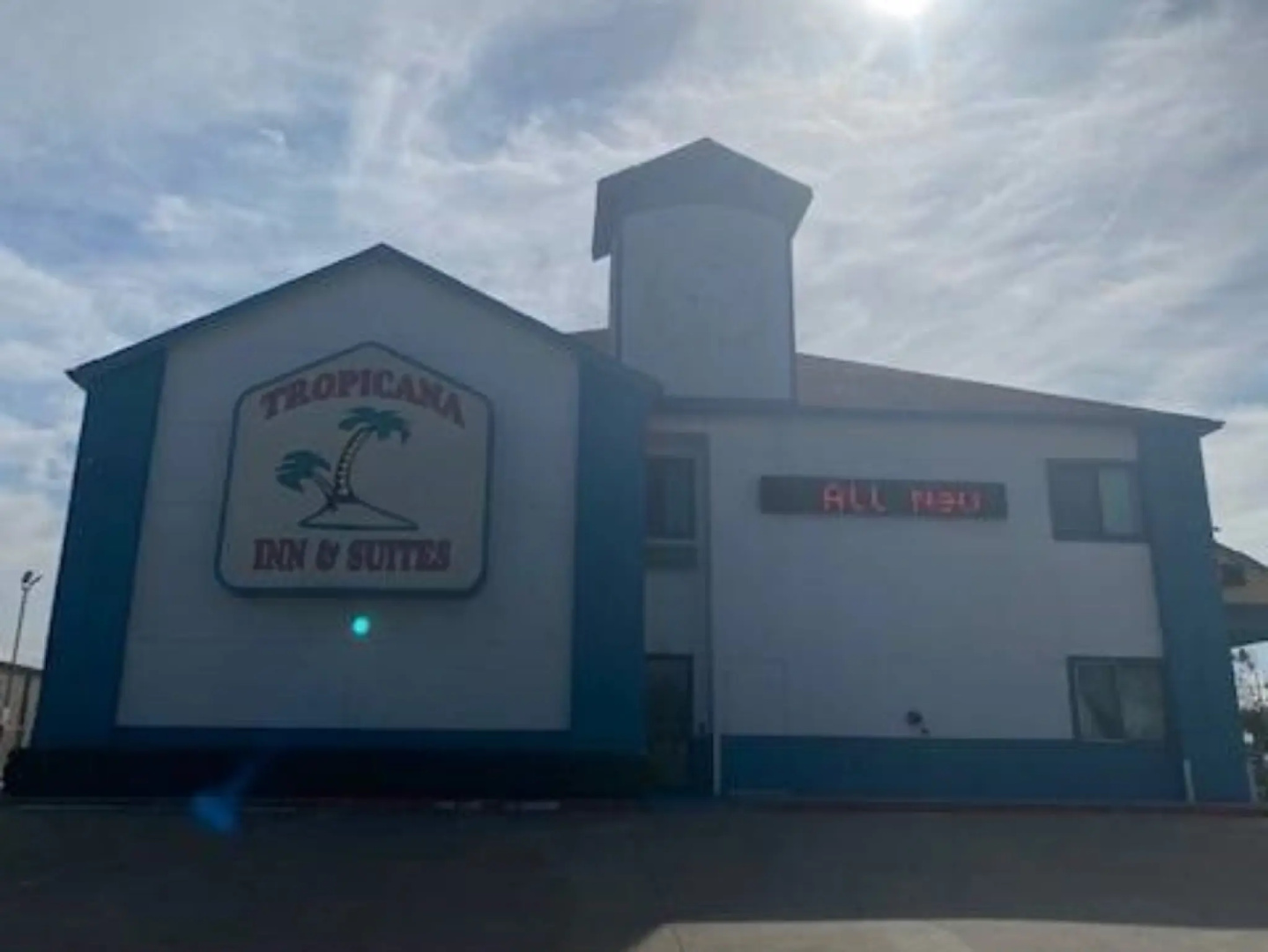 Foto - Tropicana Inn and Suites