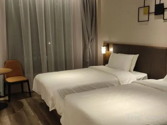 Homeinn Plus Hotel (Shanghai Meilan Lake Luonan Xincun Subway Station)