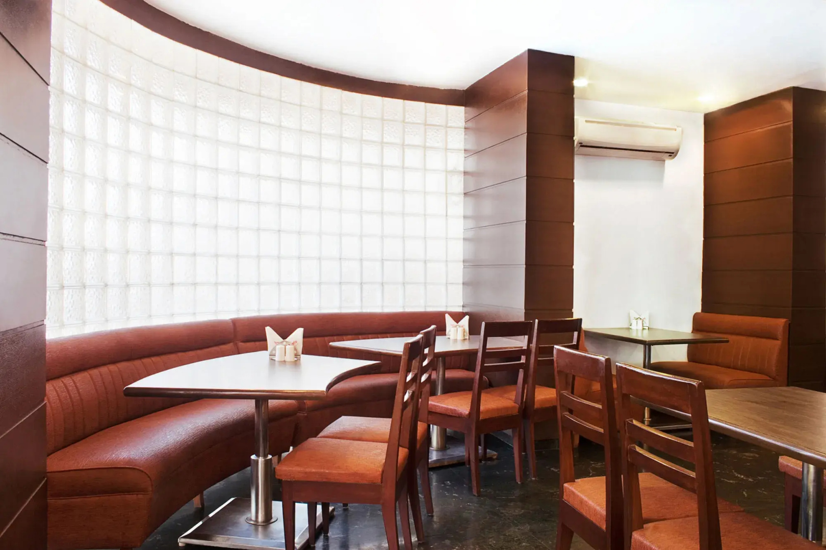 Photo - Hotel Lucky Goregaon