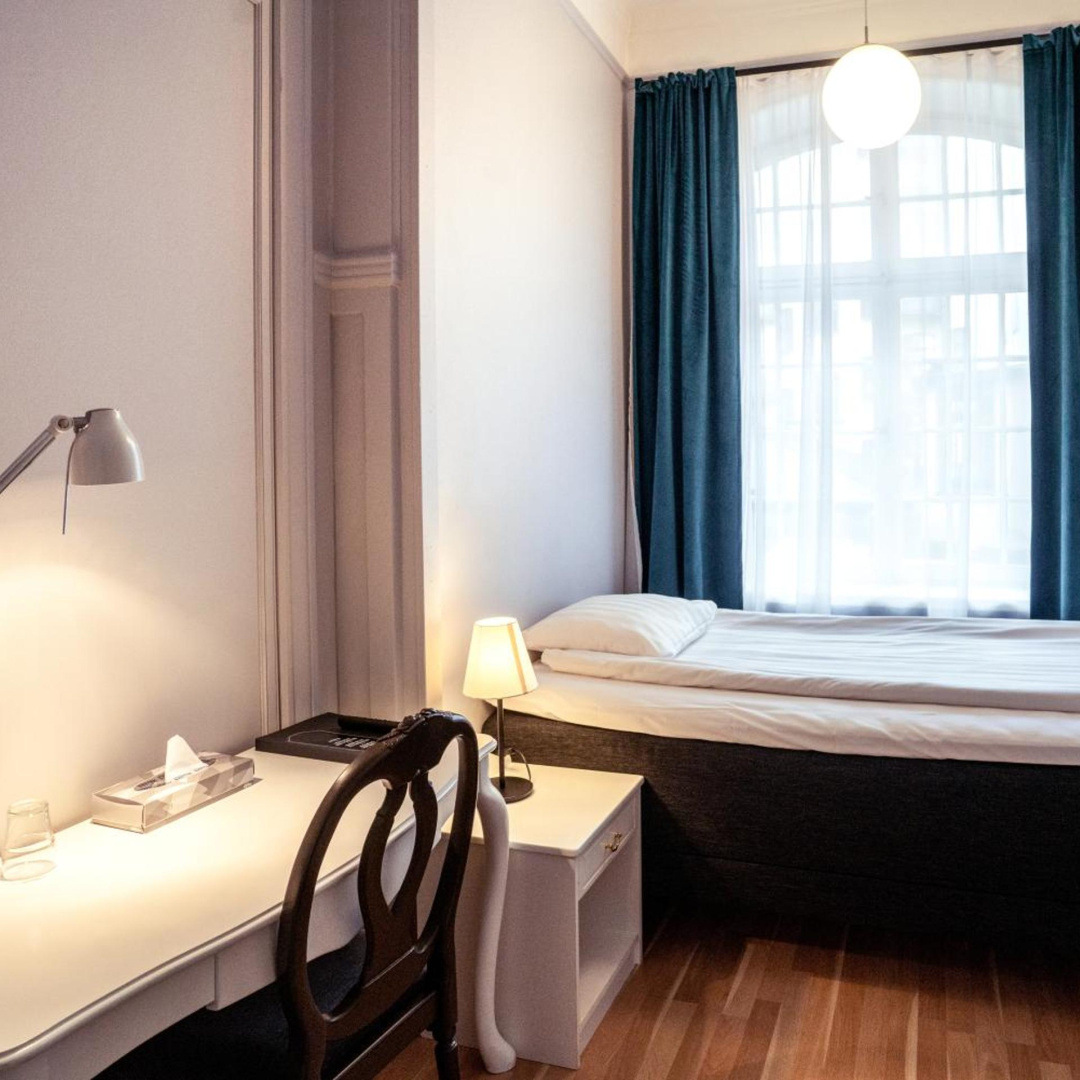 Photo - Queen's Hotel by First Hotels