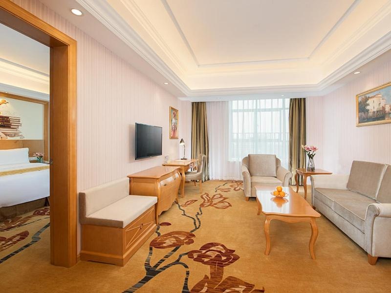 Vienna Hotel Guangdong Shaoguan Nanxiong Time Square