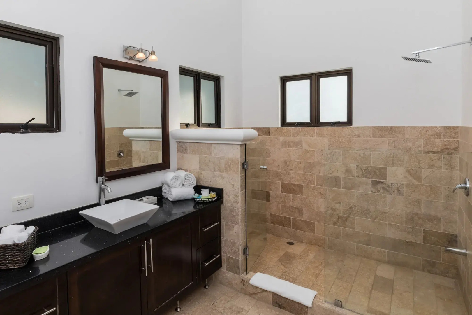 Photo - Shana by the Beach Manuel Antonio