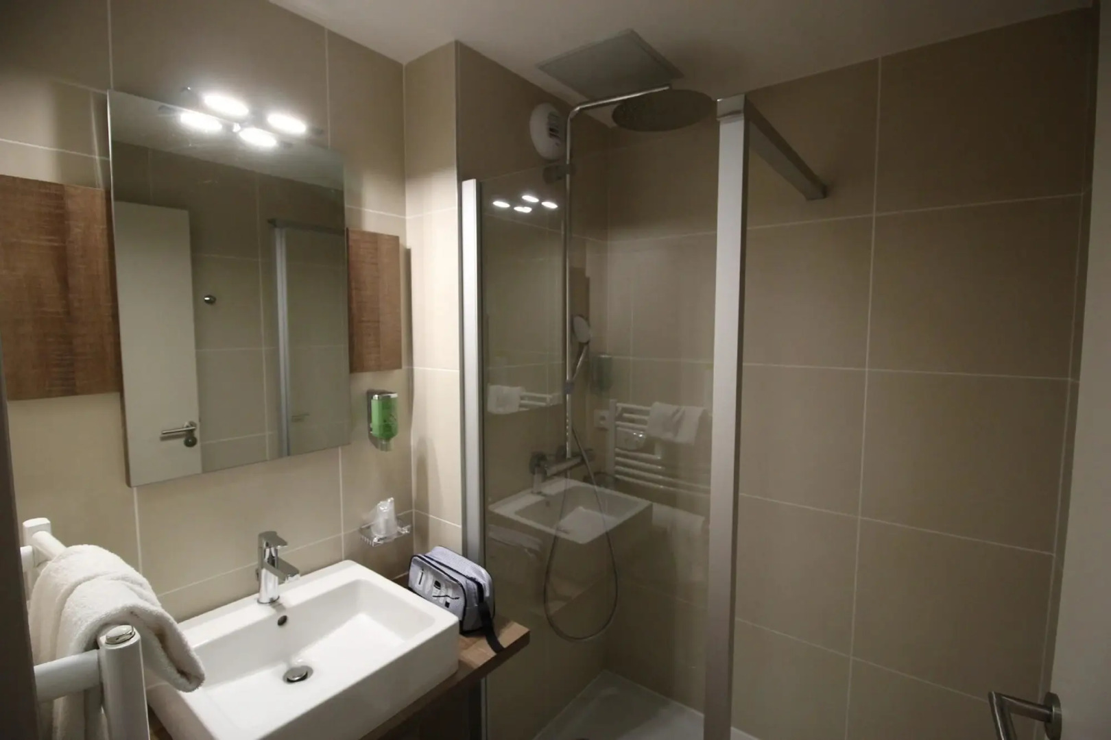 Photo - Hôtel des Barolles - Lyon Sud Brignais