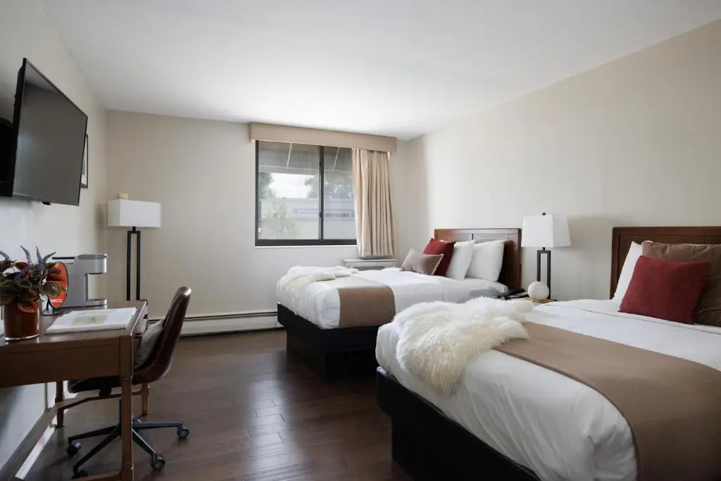 Photo - The Andrew Hotel