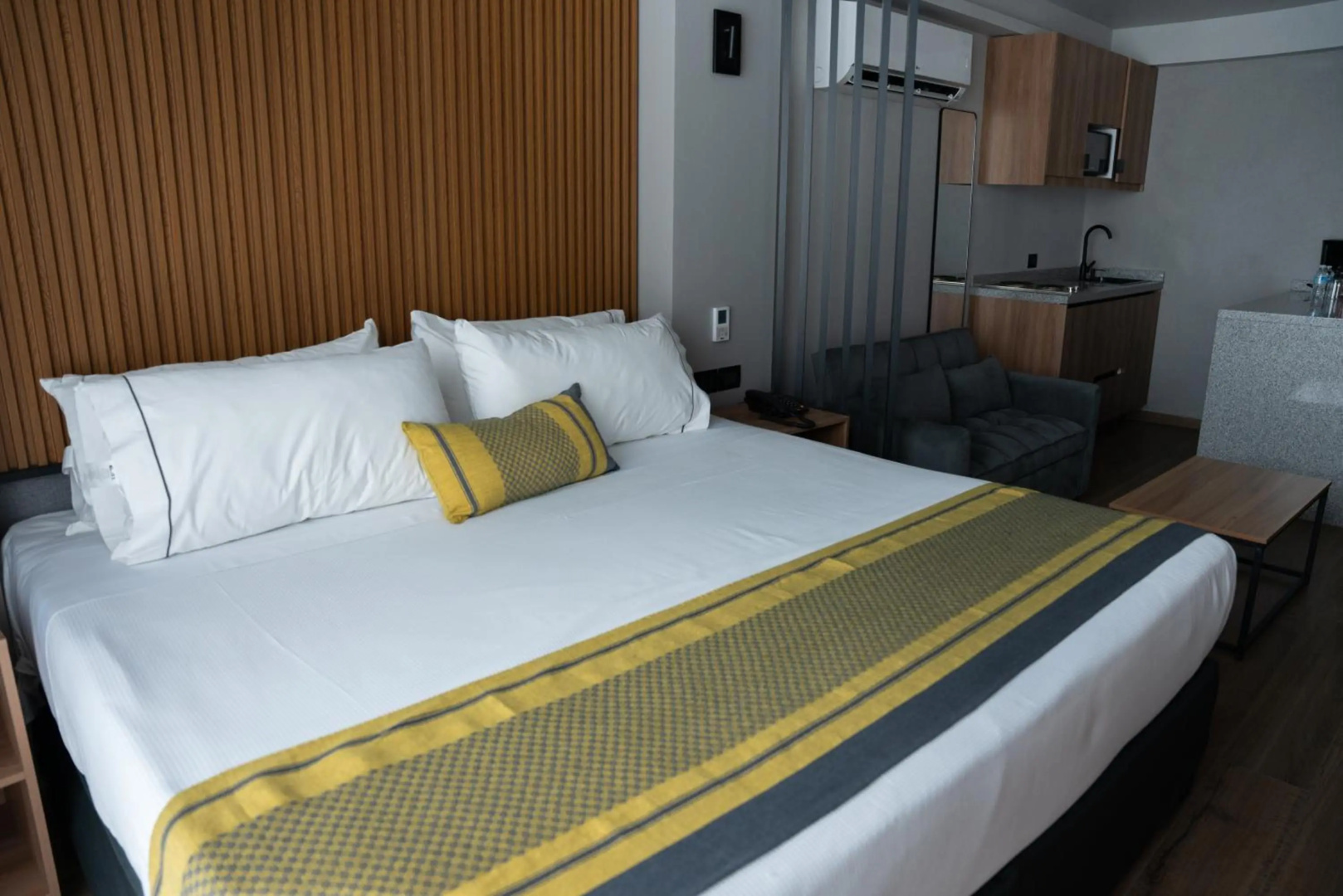 Photo - Hotel Block Suites