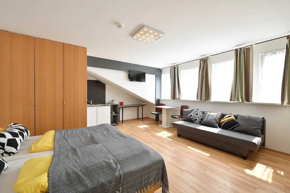 Photo - Ford Apartment