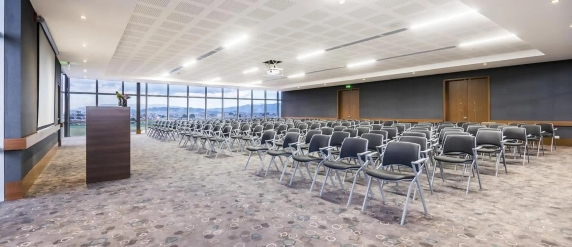 Foto - Courtyard by Marriott Bogota Airport