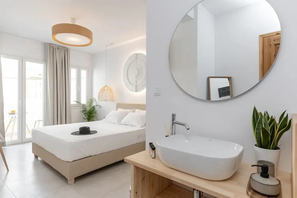 Photo - Golden Bird's