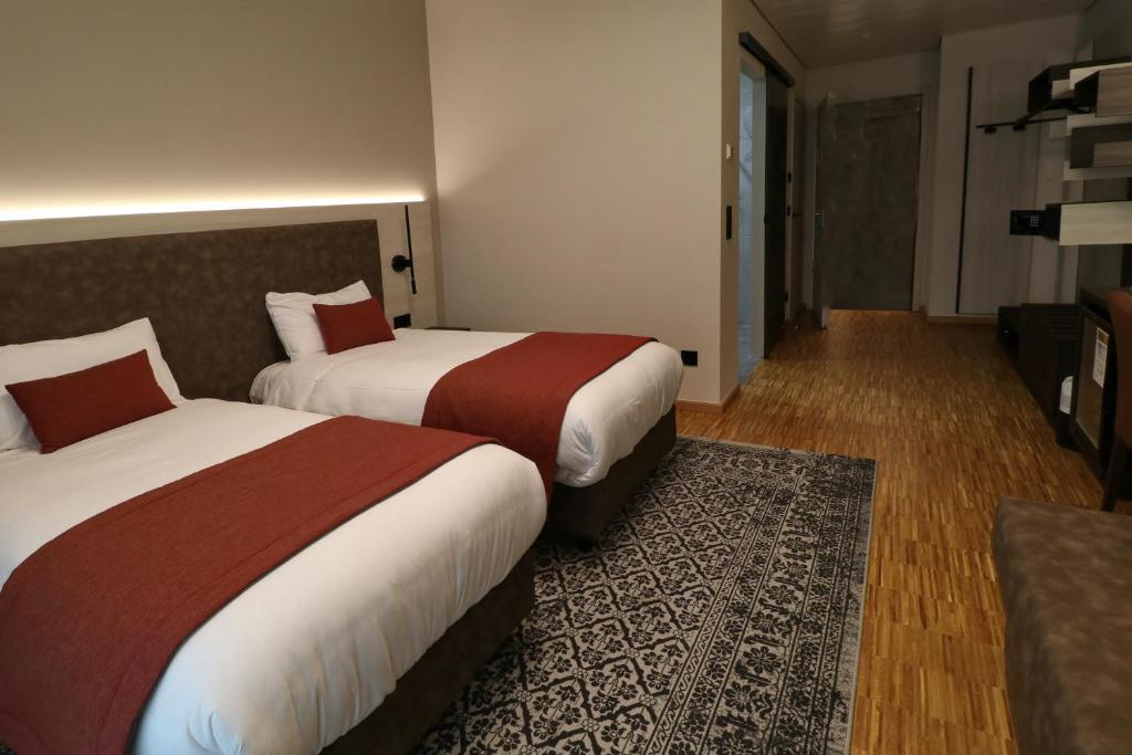 Photo - Threeland Hotel