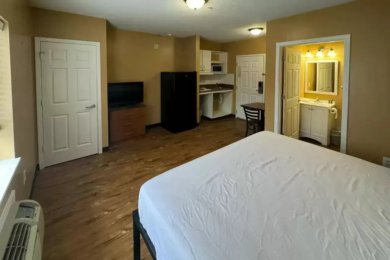 Photo - Suburban Studios near University of North Carolina-Charlotte