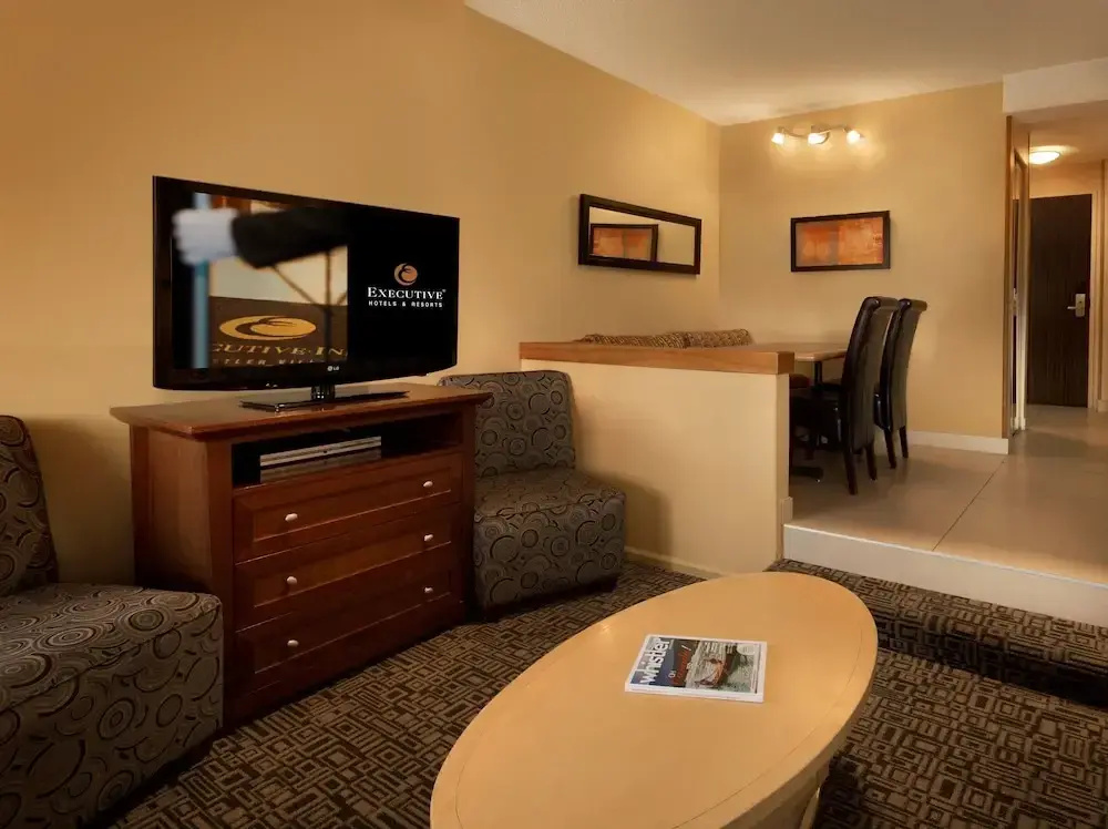 Photo - Mountain Side Hotel Whistler by Executive