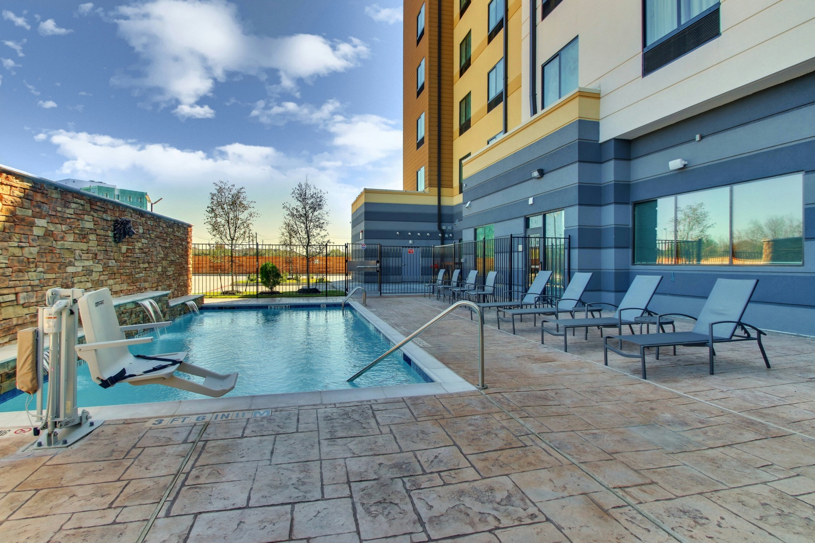Photo - Fairfield Inn & Suites by Marriott Houston Brookhollow