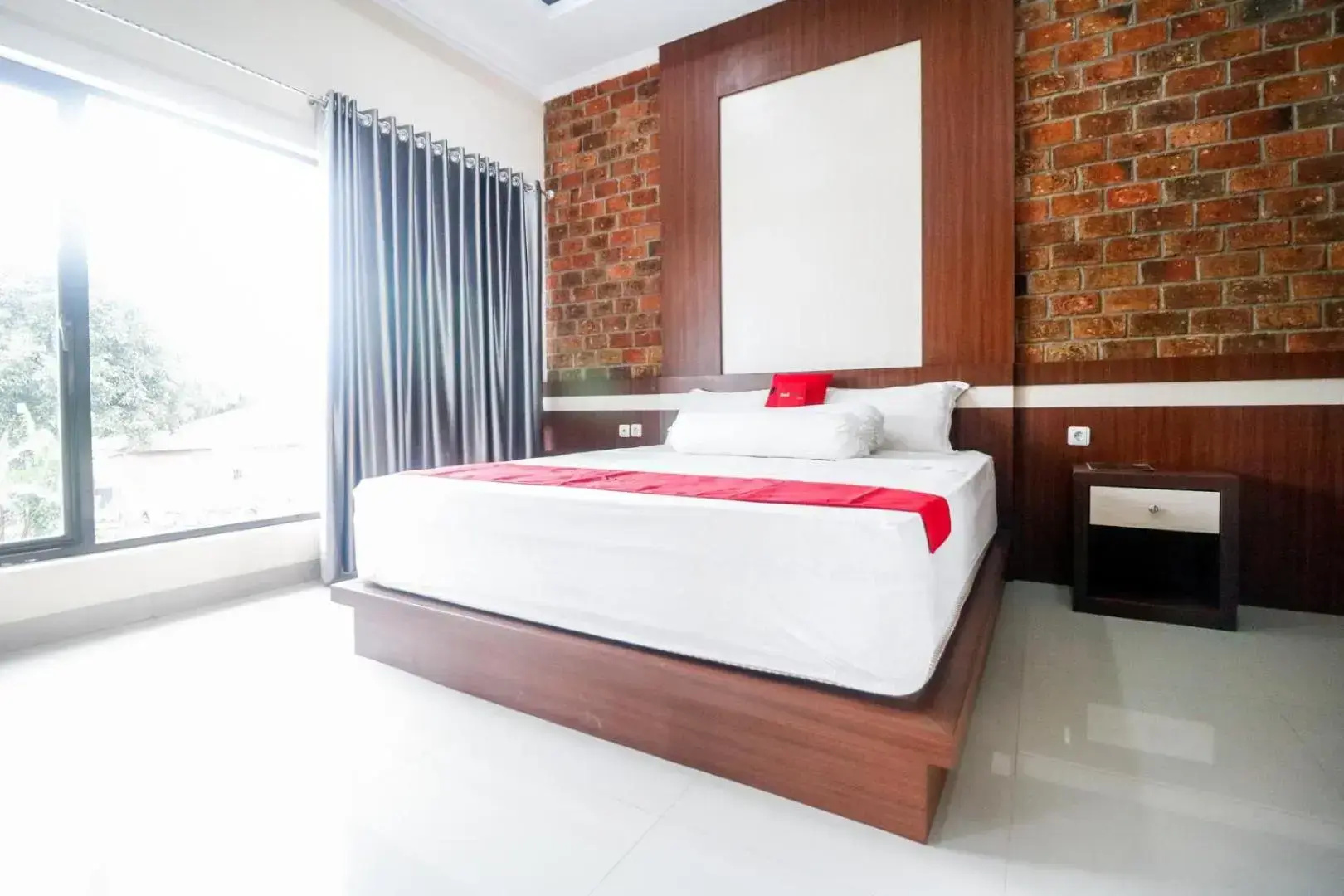 Foto - RedDoorz Plus near Kualanamu Airport Medan