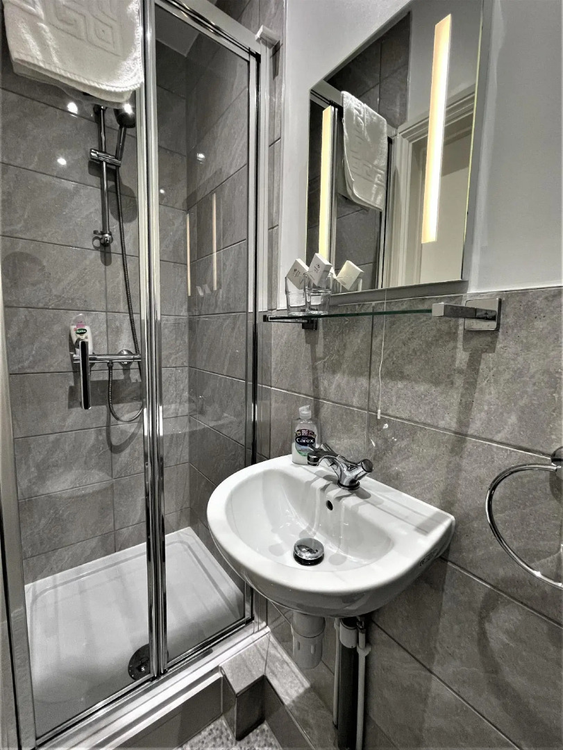 Photo - The Gateway Hotel