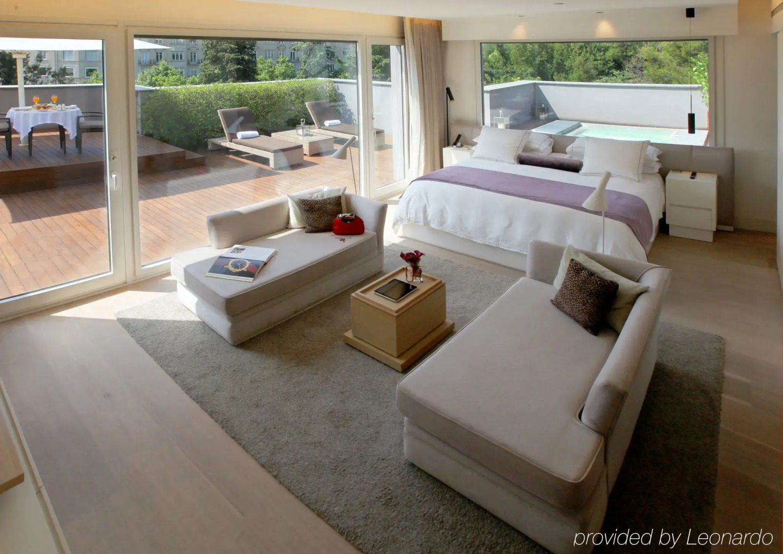 Photo - ABaC H&R Barcelona Monument