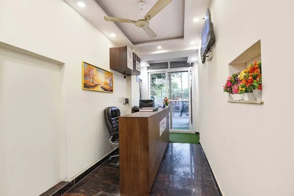 Foto - FabHotel NP International - Nehru Place Market