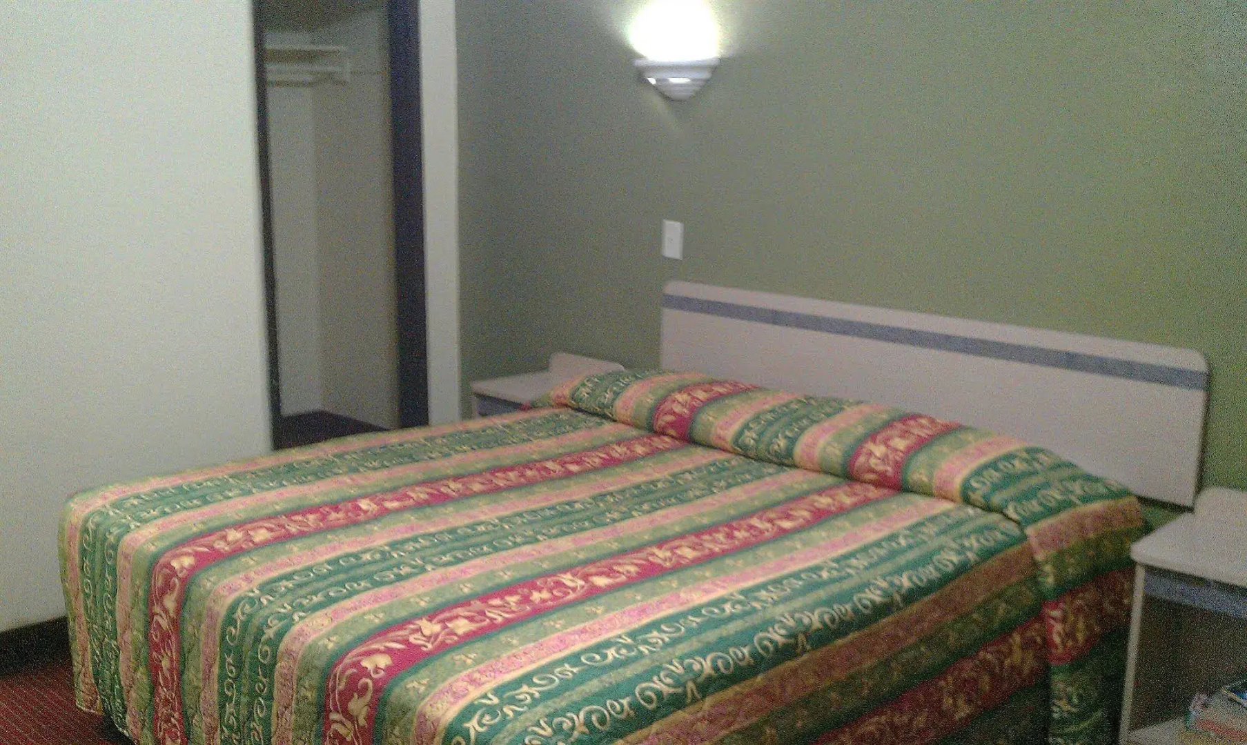 Photo - Value Inn Hollywood